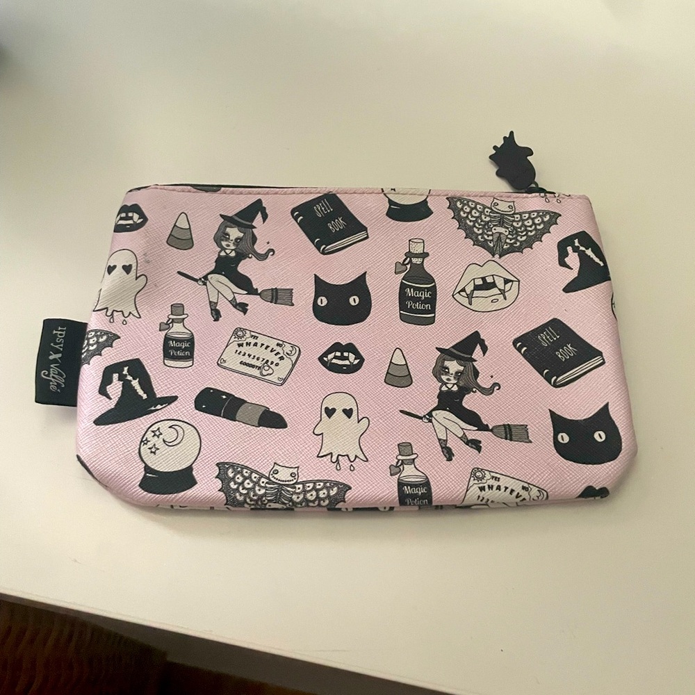 Makeup bag